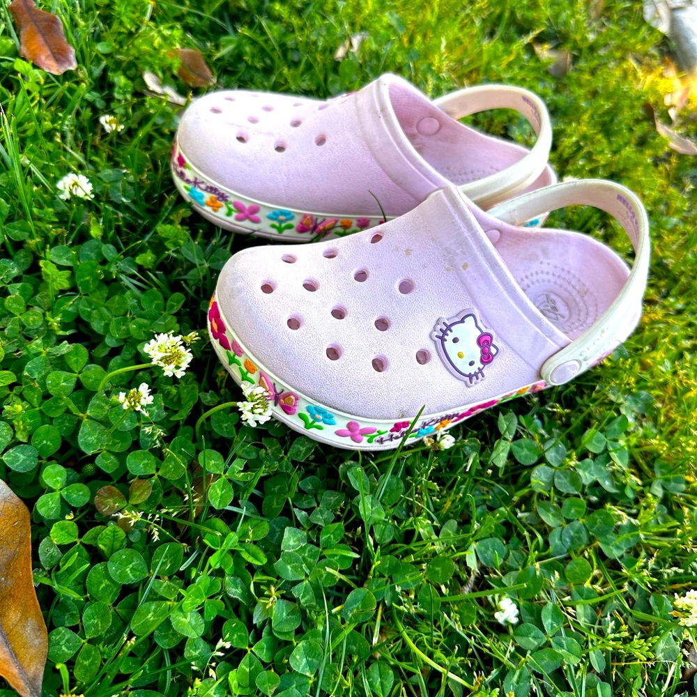 Crocband Hello Kitty Clogs size 10